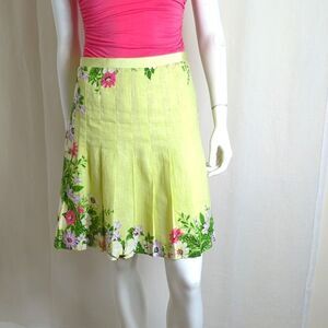 Loft Skirt Size 6P Beautiful Summer Floral Pleated Skirt